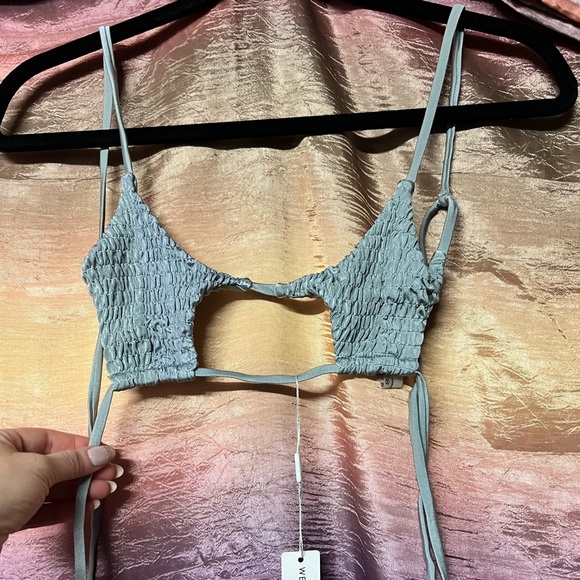 Bikini - Picture 2 of 4